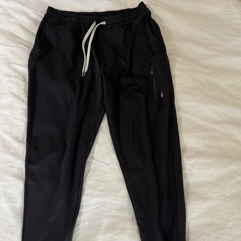 Vuori Men's Performance Joggers (black)